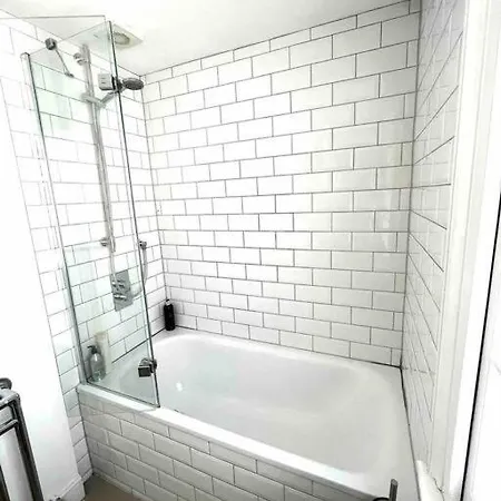 Fab Split Level Kensington Apartment London Exterior photo