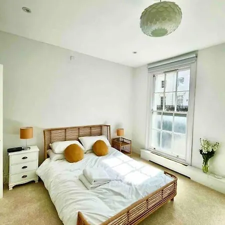 Fab Split Level Kensington Apartment London Exterior photo
